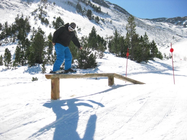  滑雪板滑雪公园 